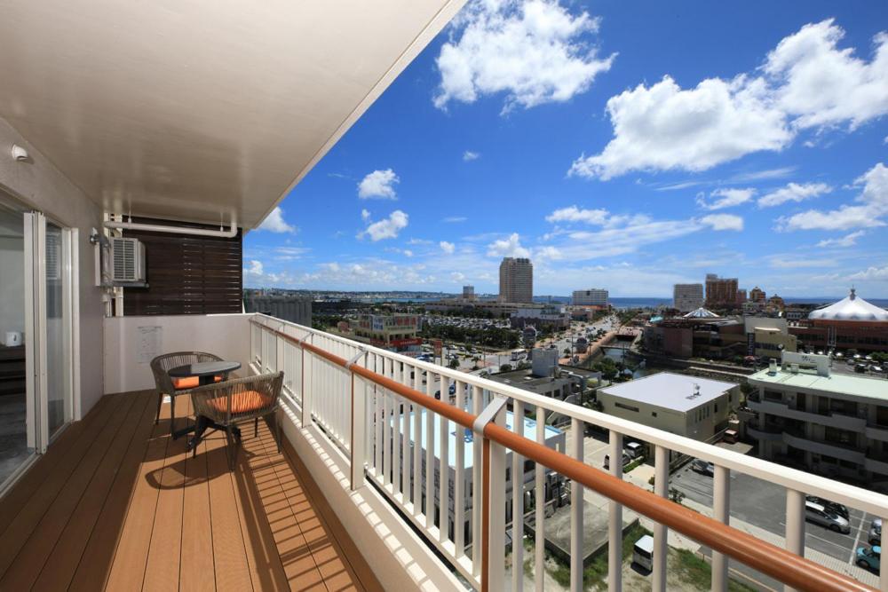 Terrace Garden Mihama Resort Chatan Exteriör bild